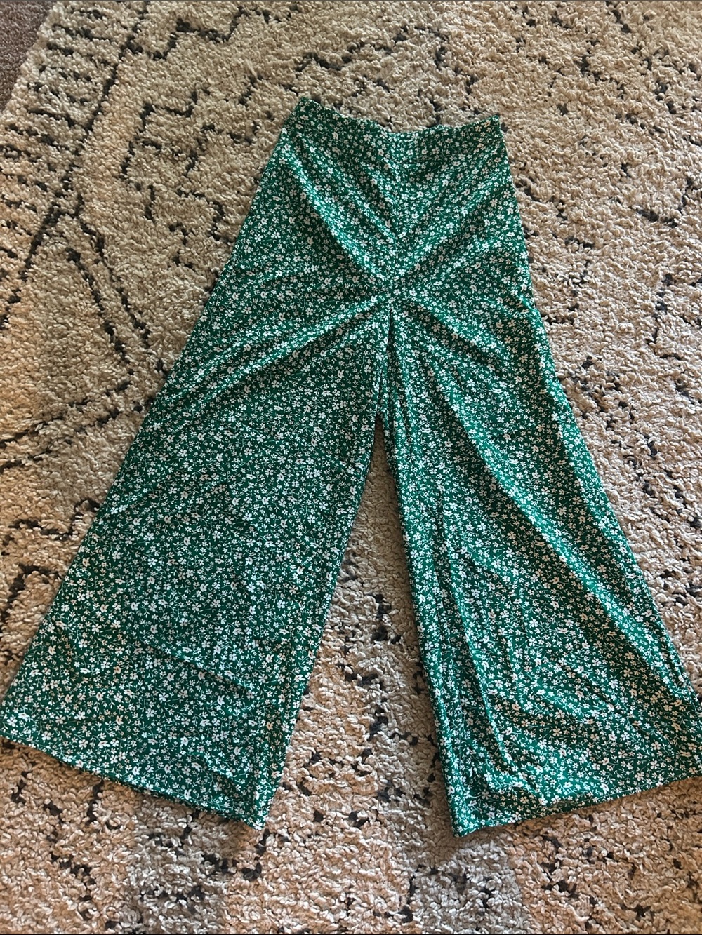 Like New Green Floral Wide-Leg Palazzo Pants